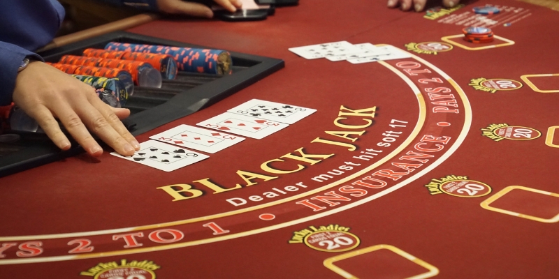 Bài Blackjack Online - Sân Chơi Đỉnh Cao Cho Người Yêu Bài Tây 1 Trải nghiệm bài blackjack online với luật lệ rõ ràng
